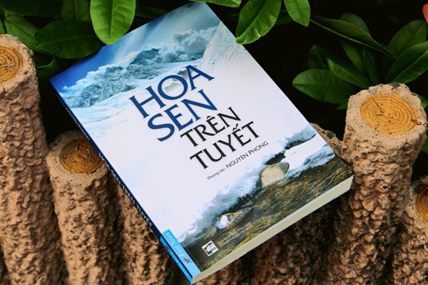 hoa sen trên tuyết