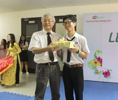 tác giả lê hoành phò