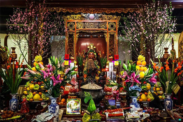 Trang trí bàn thờ tổ tiên ngày Tết