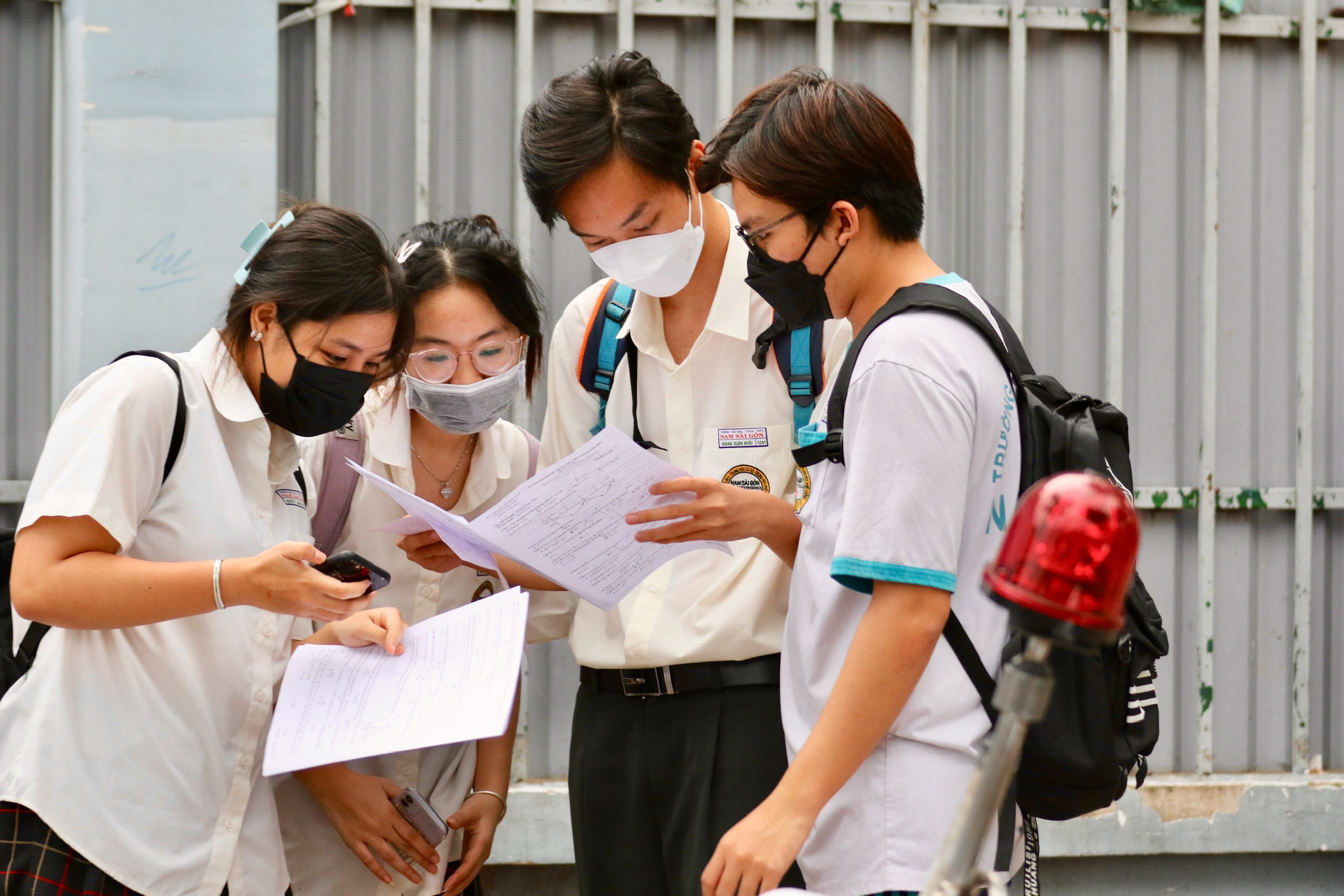 Mách Bí Kíp Ôn Văn Của 5 "Chủ Nhân" Điểm 10 Trong Kỳ Thi THPT Quốc Gia 2022