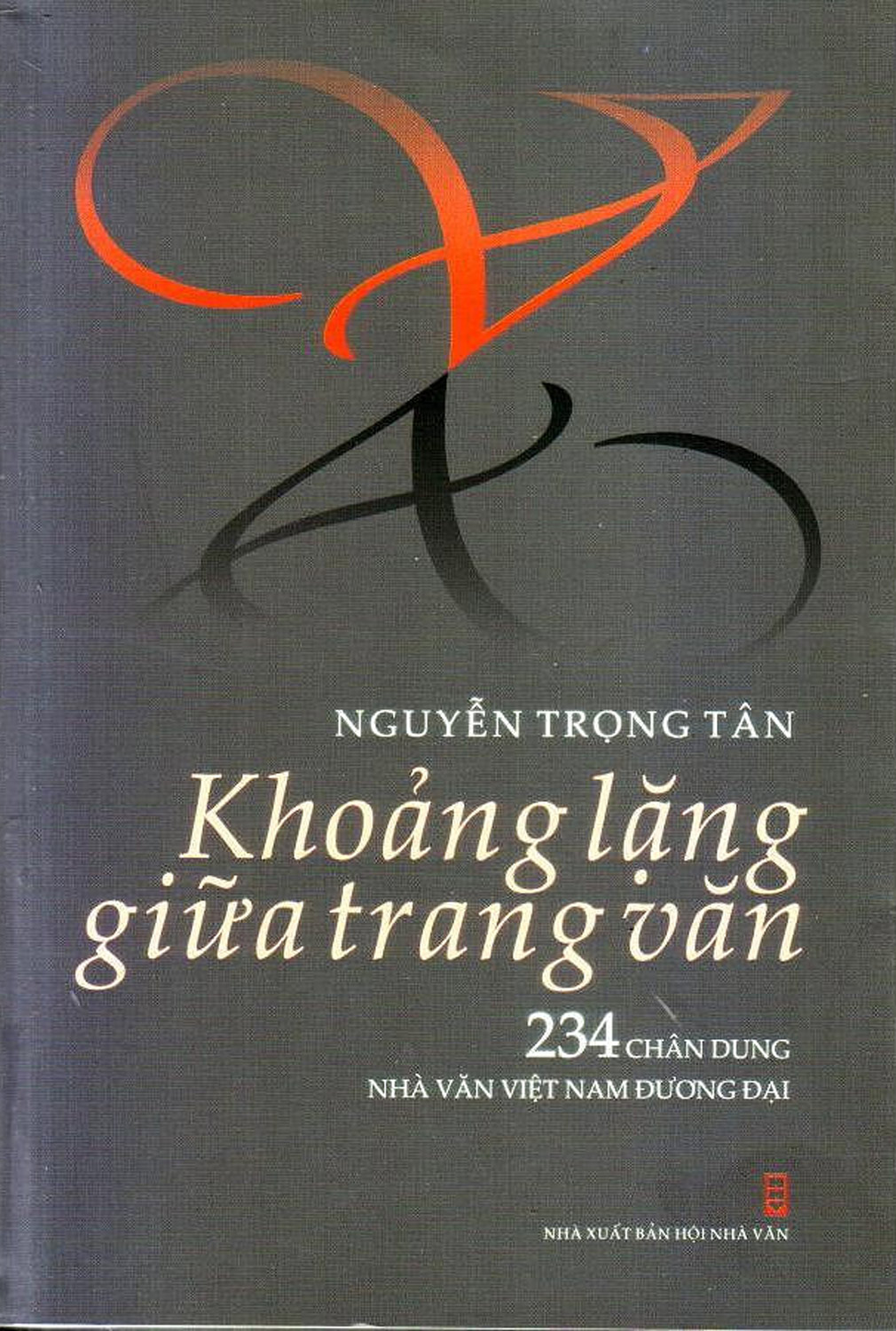 Khoảng Lặng Giữa Trang Văn