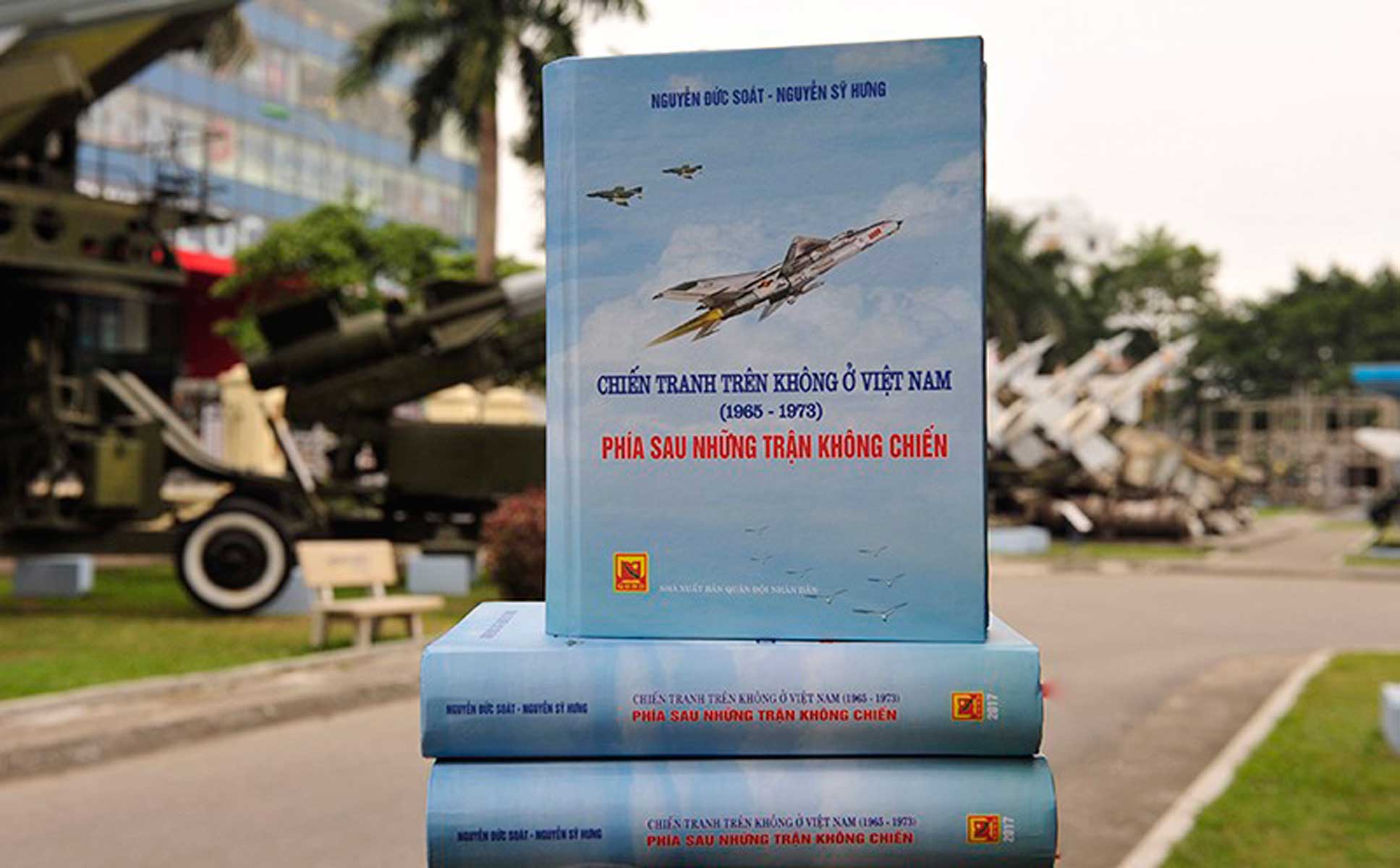 Chiến Tranh Trên Không Ở Việt Nam (1965- 1973) - Phía Sau Những Trận Không Chiến
