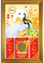 Lịch Gỗ Cao Cấp 2025 Khung Đơn Vàng (48 x 73 cm) - Chim Công
